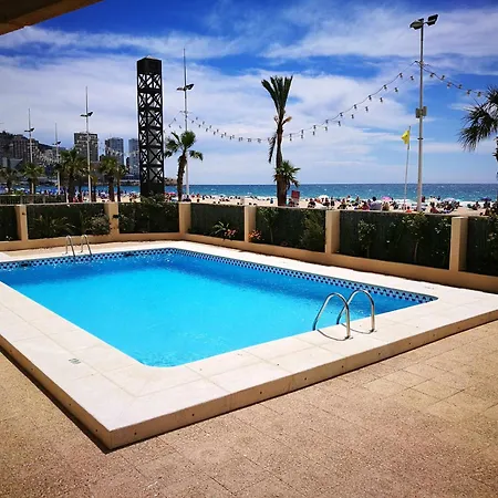 Primera Linea Playa Levante Jazmines 17 베니돔